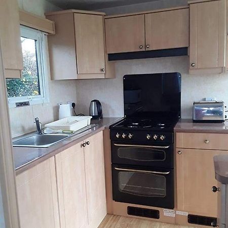Rhosfeillion Static Caravan Apartment Клангефни Екстериор снимка