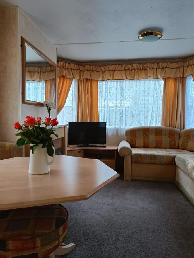 Rhosfeillion Static Caravan Apartment Клангефни Екстериор снимка