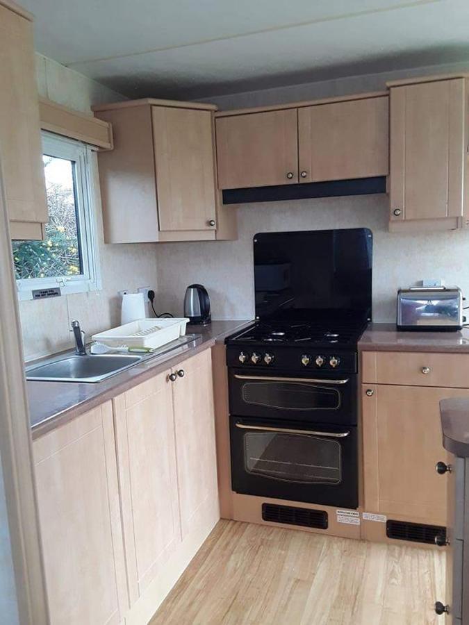 Rhosfeillion Static Caravan Apartment Клангефни Екстериор снимка